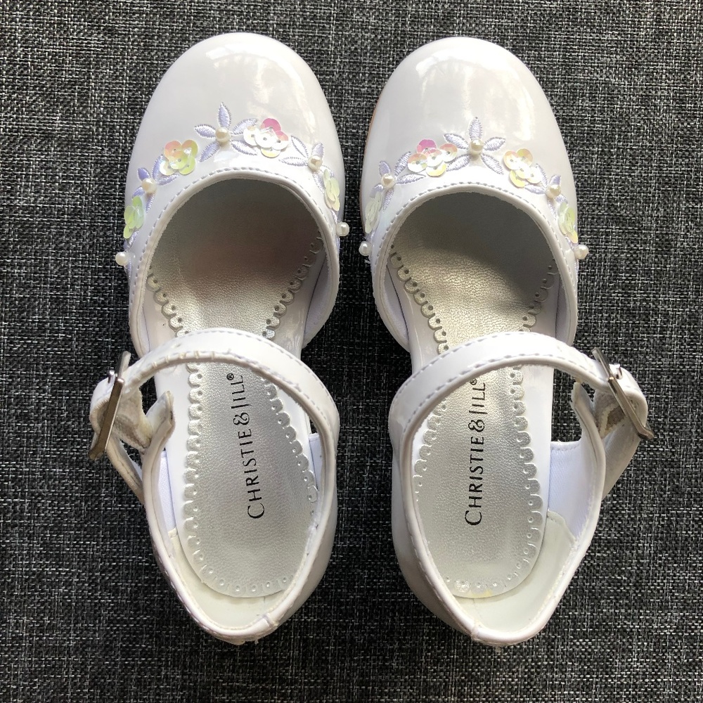 Toddler girl white patent dress shoes Size 8